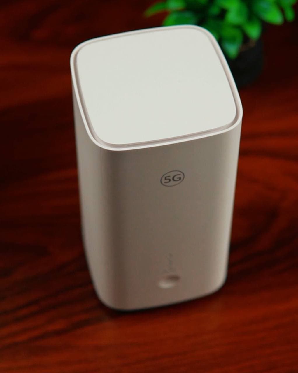 مودم رومیزی هواوی H155-381 CPE5 — نمای از بالا و کنار